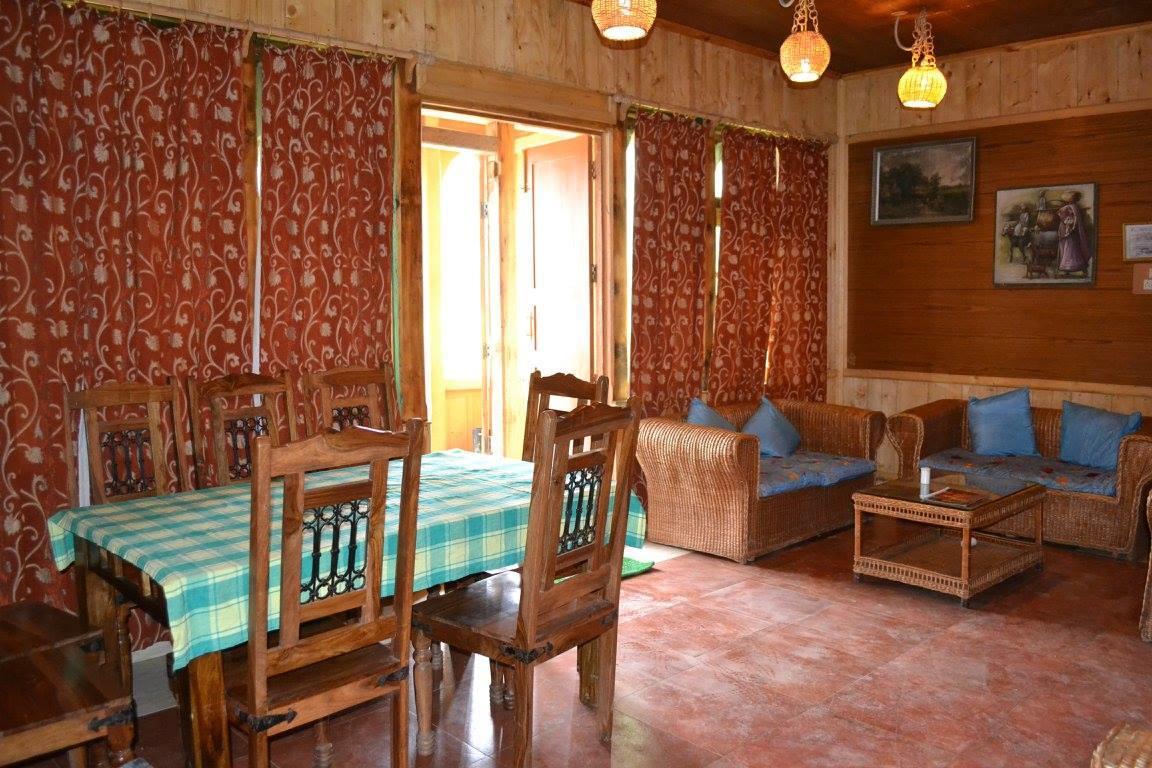 Royal Residency Hotel Srinagar  Bagian luar foto