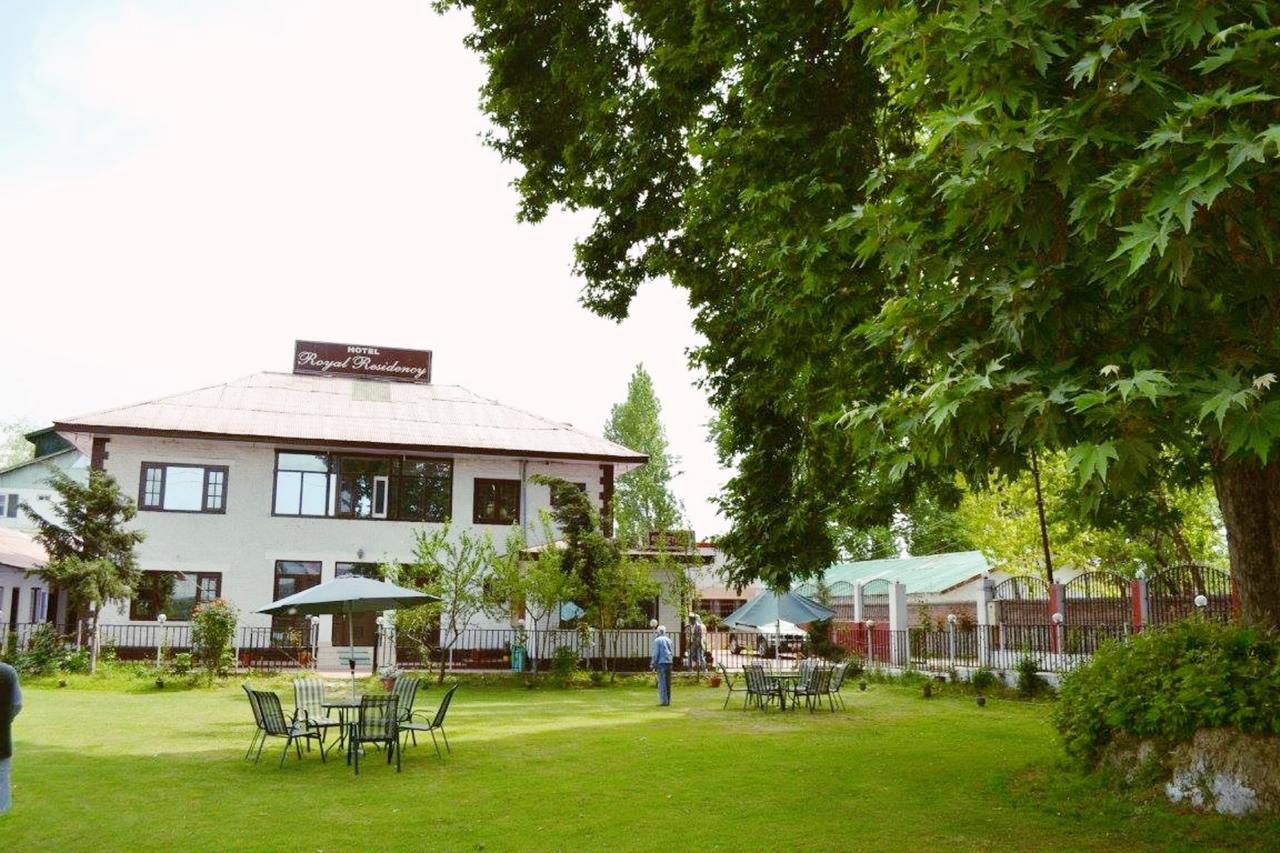 Royal Residency Hotel Srinagar  Bagian luar foto